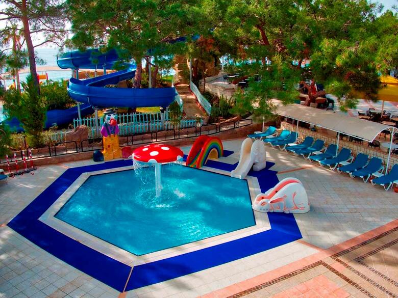 Hotel Pirates Beach Club