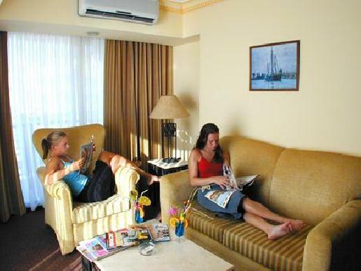 Hotel Grand Ozcelik (.)