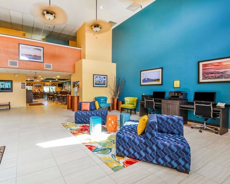 Hotel Comfort Suites