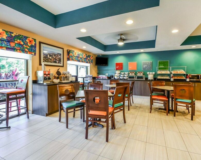 Hotel Comfort Suites