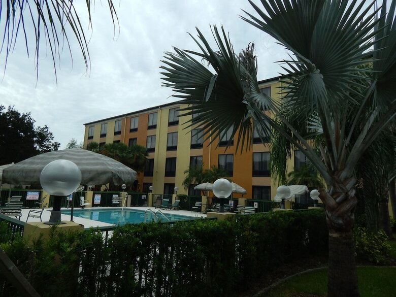 Hotel Comfort Suites