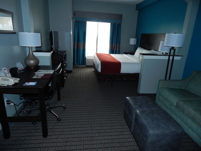 Hotel Comfort Suites