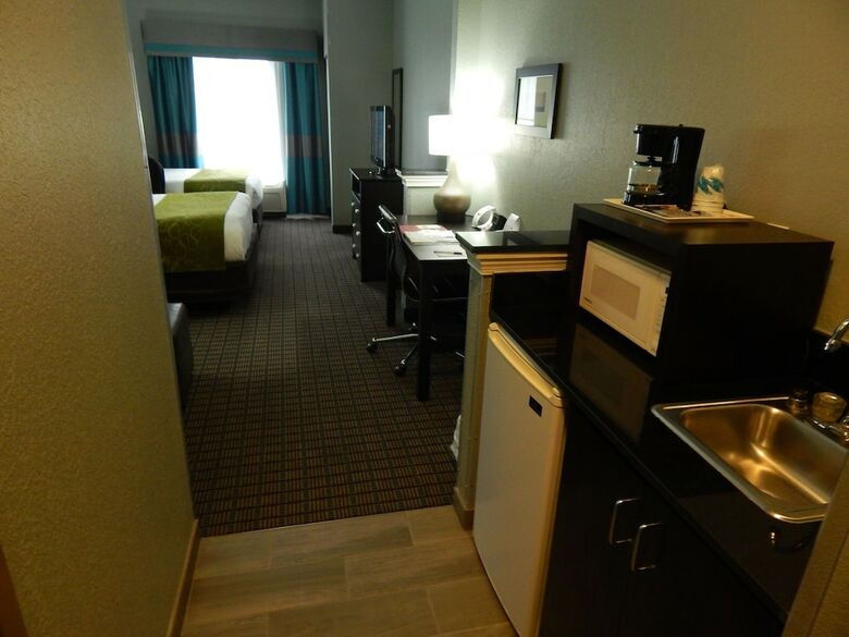 Hotel Comfort Suites