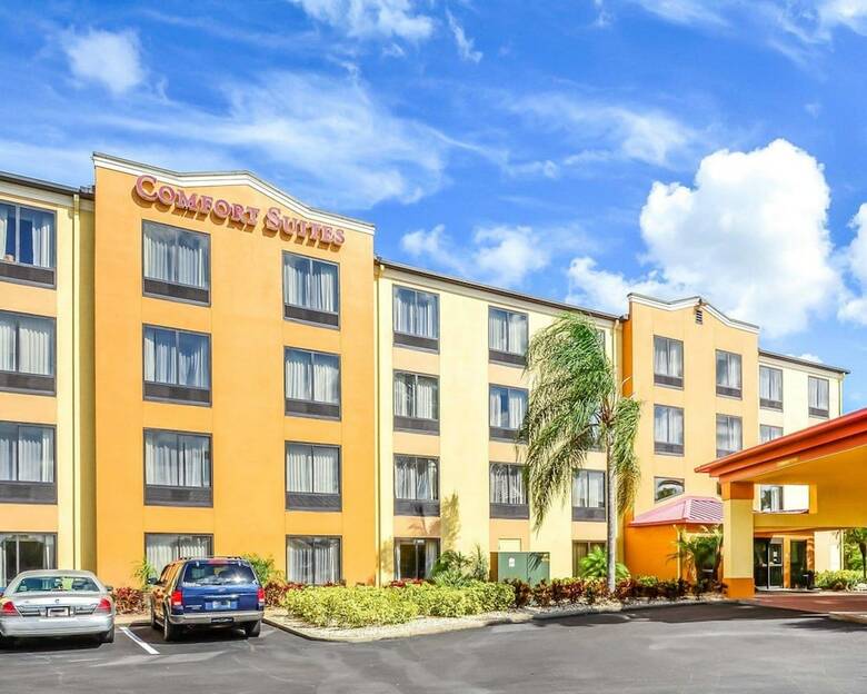 Hotel Comfort Suites