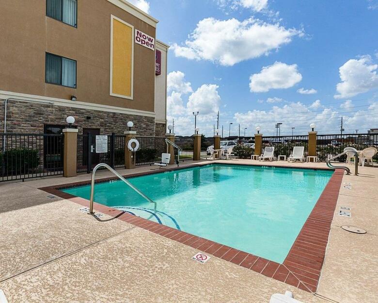 Hotel Comfort Suites West Energy Corridor