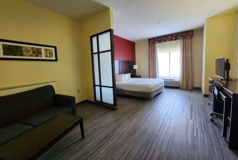 Hotel Comfort Suites West Energy Corridor