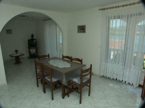 Apartment Mastrinka 2050b