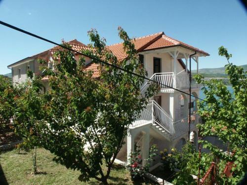 Apartment Mastrinka 2050b