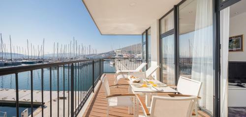 Marina Baoti? Apartments