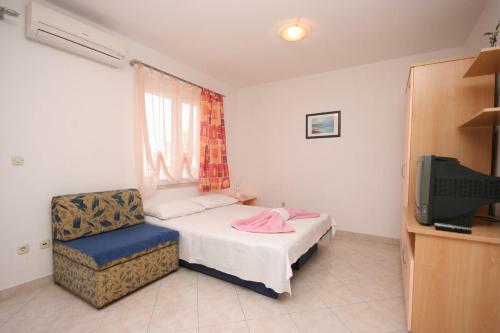 Apartment Arbanija 4646c