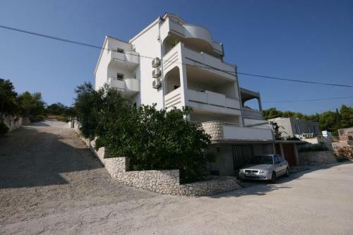 Apartment Arbanija 4646c