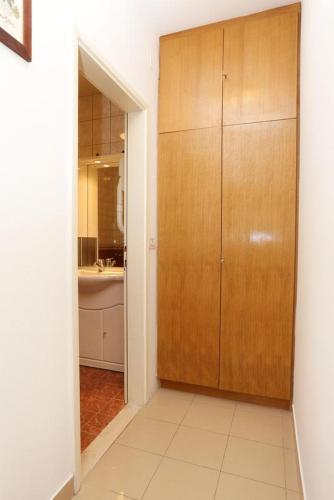 Apartment Trstenik 10119b