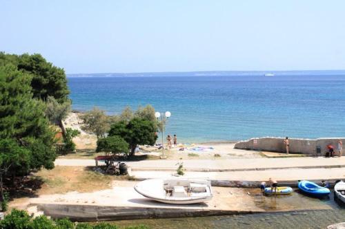 Apartments By The Sea Ugljan - 829
