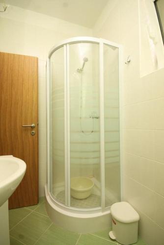 Apartments By The Sea Ugljan - 829