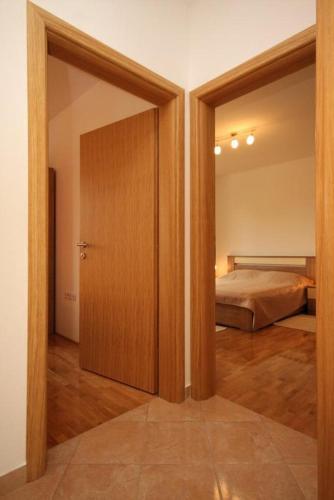 Apartments By The Sea Ugljan - 829