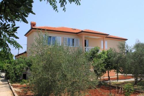 Apartments By The Sea Ugljan - 829