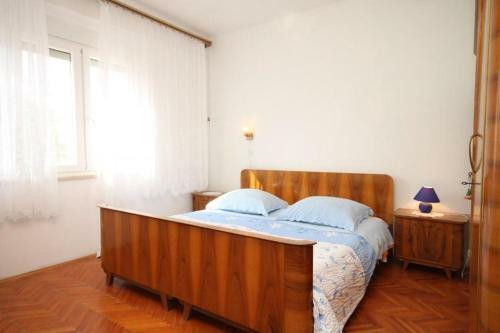 Apartments By The Sea Ugljan - 8304