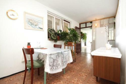 Apartments By The Sea Ugljan - 8304