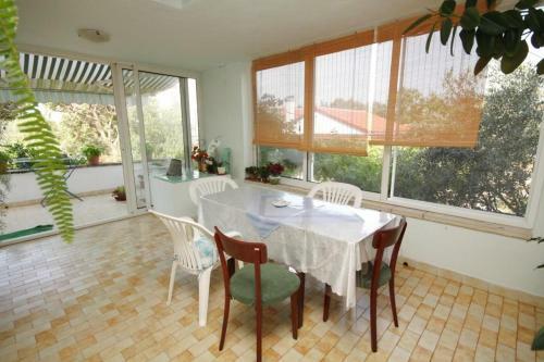 Apartments By The Sea Ugljan - 8304