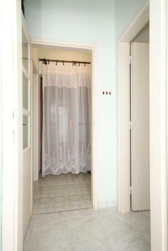 Apartments By The Sea Ugljan - 8304