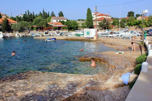 Apartment Ugljan 8301b