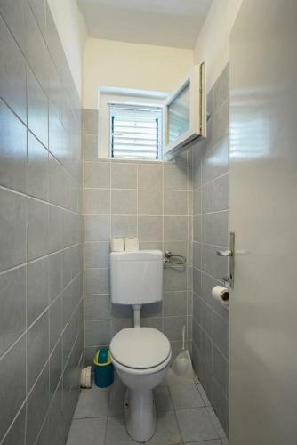 Apartments With A Parking Space Ugljan - 8241