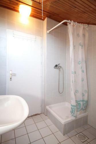 Apartment Ugljan 8241d