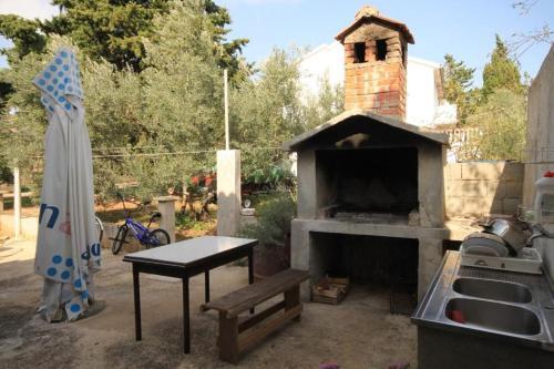 Apartments With A Parking Space Susica (ugljan) - 8467