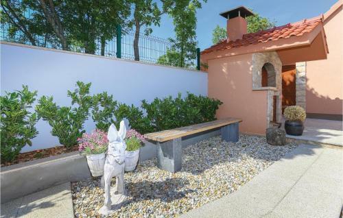 Three-bedroom Holiday Home In Ugljane