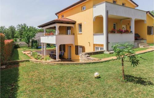 One-bedroom Apartment In Umag