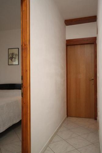 Apartments With A Parking Space Umag - 7043