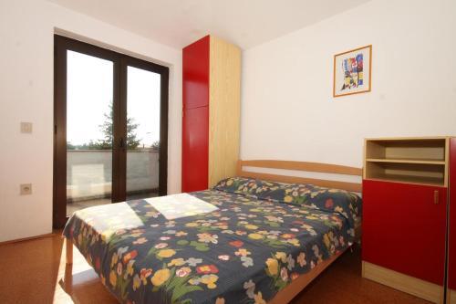 Apartments With A Parking Space Umag - 7171