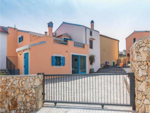 Two-bedroom Holiday Home In Plat