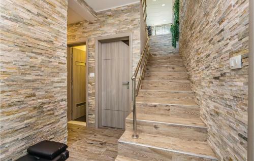 Four-bedroom Holiday Home In Vantacici