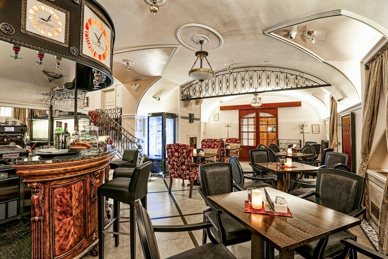 Bed & Breakfast Arbia Dorka Heritage Palace