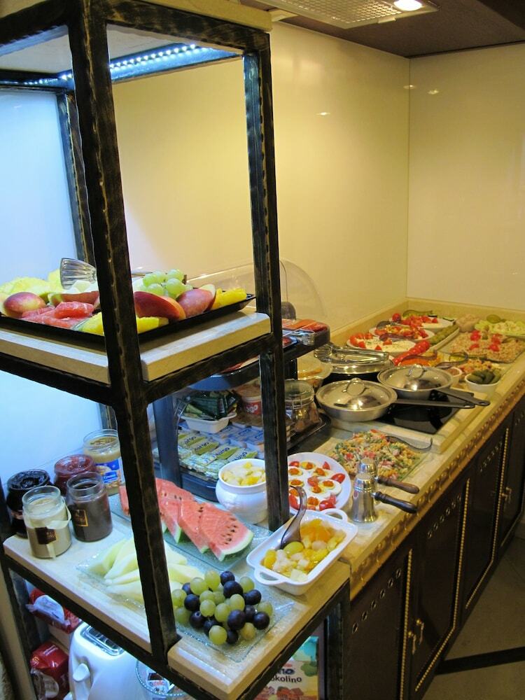 Bed & Breakfast Arbia Dorka Heritage Palace