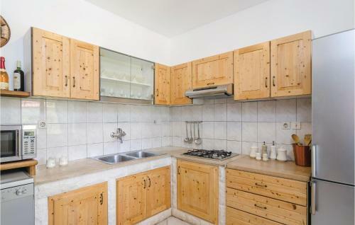 Three-bedroom Apartment In Vela Luka