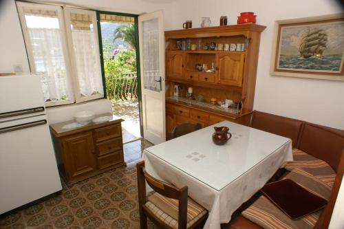 Apartments By The Sea Vinisce (trogir) - 4288
