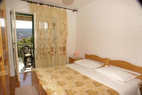 Apartments By The Sea Vinisce (trogir) - 4288