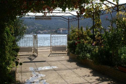 Apartments By The Sea Vinisce (trogir) - 4288
