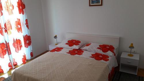 Apartments With A Parking Space Vinisce (trogir) - 12637