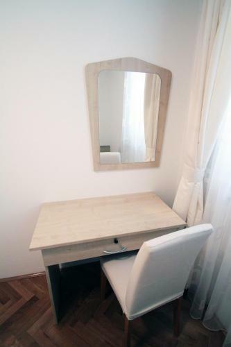 Apartments Jakov