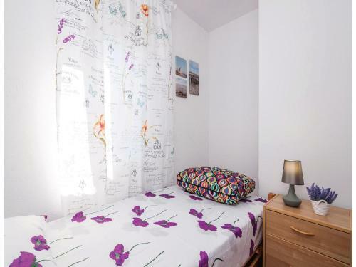 Two-bedroom Apartment In Vinjerac