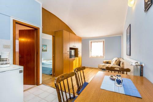 Apartments Kaporalin
