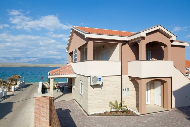 Apartments Malibu Two
