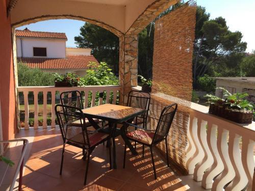 One-bedroom Apartment In Vir IV