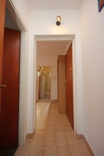 Apartments By The Sea Vis - 2412