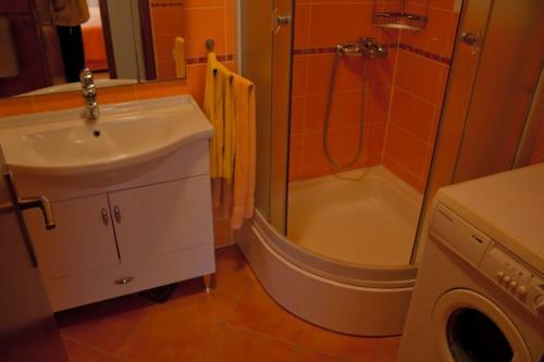 Hostal Apartment And Room Daria