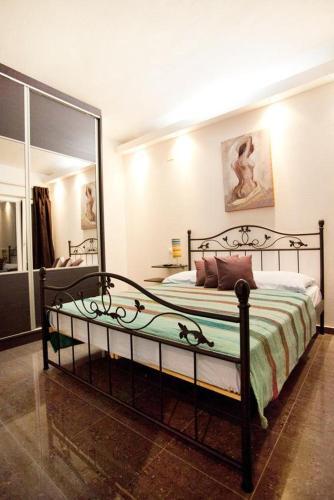Luxury Villa With A Swimming Pool Vis - 8922