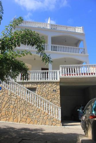 Apartments With A Parking Space Vis - 8531